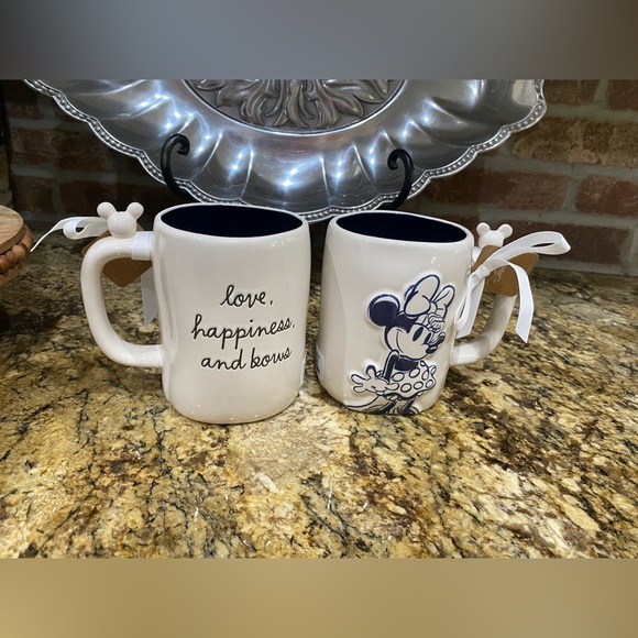 Rae Dunn Disney Minnie Mouse Blue and White 3d figural 19.5 oz mug - Brand New - Picture 2 of 5